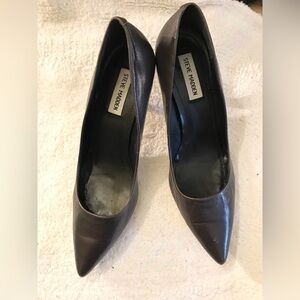 Steve Madden Empire Leather Heels Pumps Taupe Color 3” Heel Size 8.5M